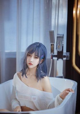 女大学生的沙龙室3