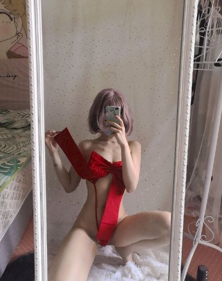 被滋润的娇妻疯狂呻吟电影