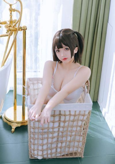 校花喂我奶乳脱她小内内动漫